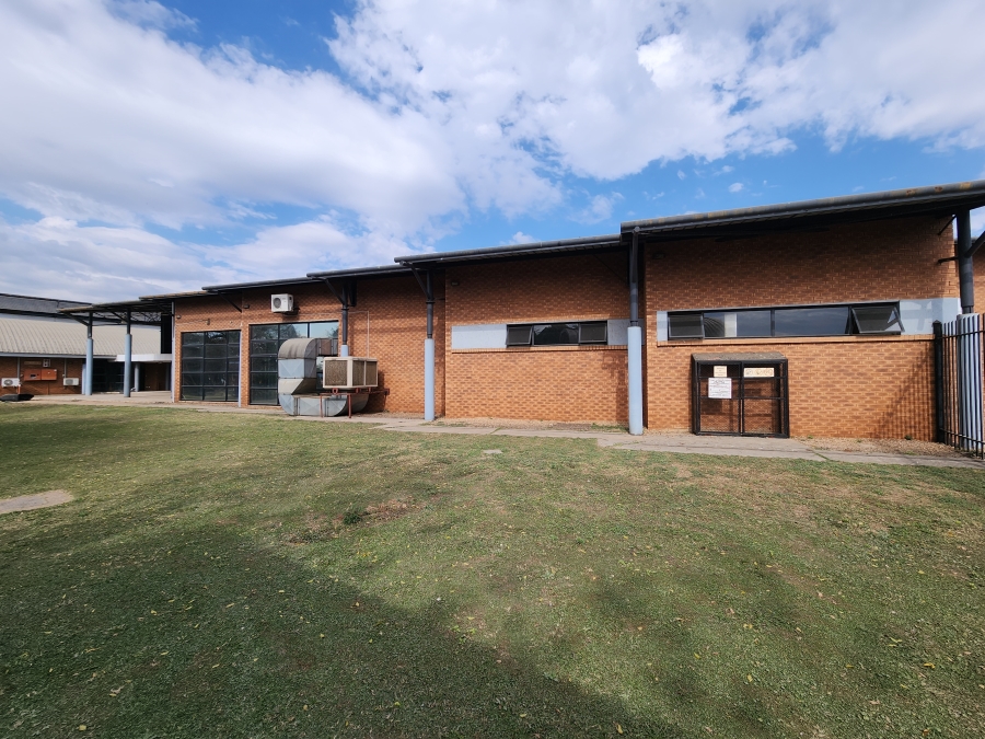 To Let Commercial Property for Rent in Rosslyn Gauteng