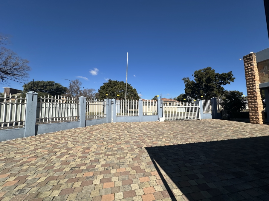 Commercial Property for Sale in Parkhill Gardens Gauteng
