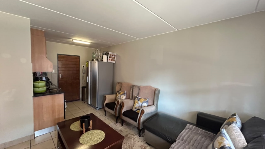 2 Bedroom Property for Sale in Olifantsvlei Gauteng