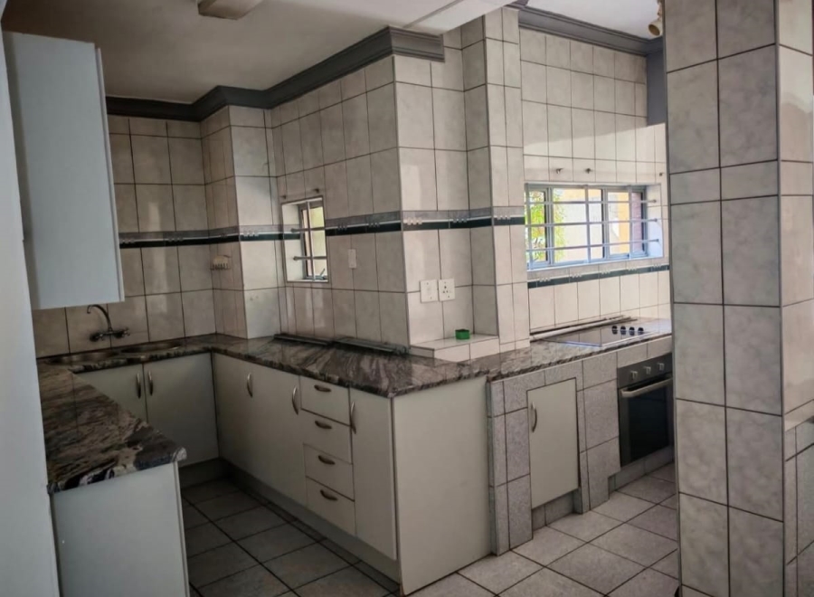 To Let 3 Bedroom Property for Rent in Groenkloof Gauteng