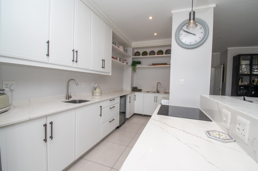 To Let 3 Bedroom Property for Rent in Abbotsford Gauteng