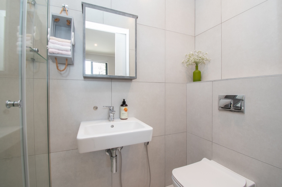 To Let 3 Bedroom Property for Rent in Abbotsford Gauteng