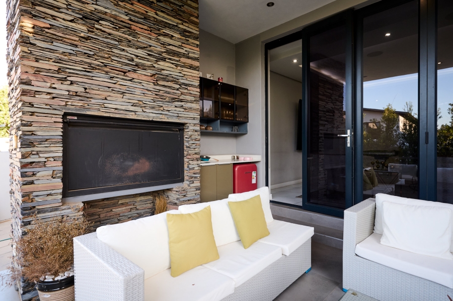 4 Bedroom Property for Sale in Waterfall Country Village Gauteng