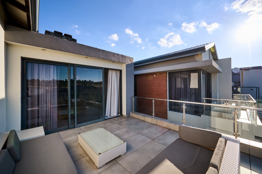4 Bedroom Property for Sale in Waterfall Country Village Gauteng