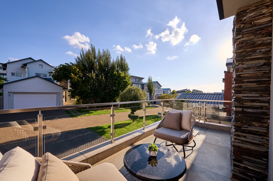 4 Bedroom Property for Sale in Waterfall Country Village Gauteng