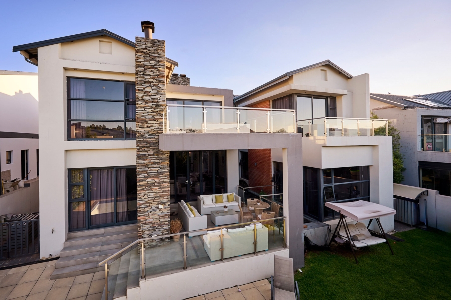 4 Bedroom Property for Sale in Waterfall Country Village Gauteng