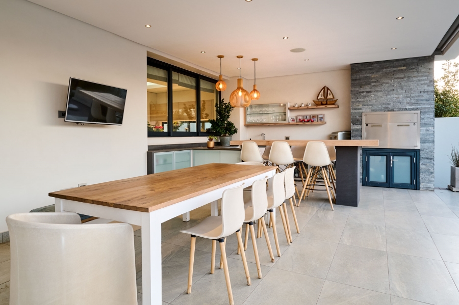 4 Bedroom Property for Sale in Waterfall Country Estate Gauteng
