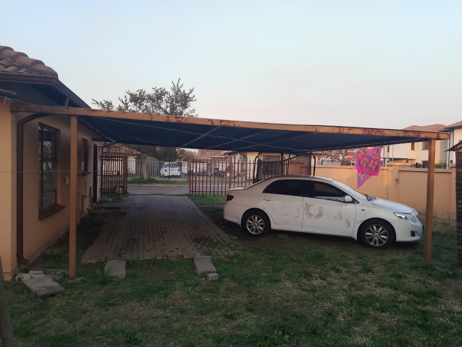 2 Bedroom Property for Sale in Booysens Gauteng