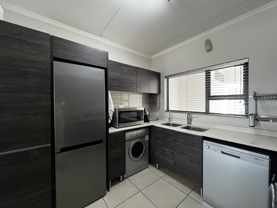 To Let 2 Bedroom Property for Rent in Petervale Gauteng
