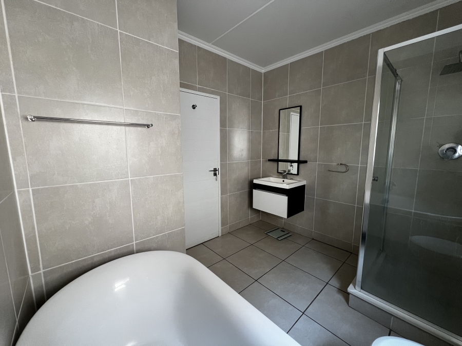 To Let 2 Bedroom Property for Rent in Petervale Gauteng