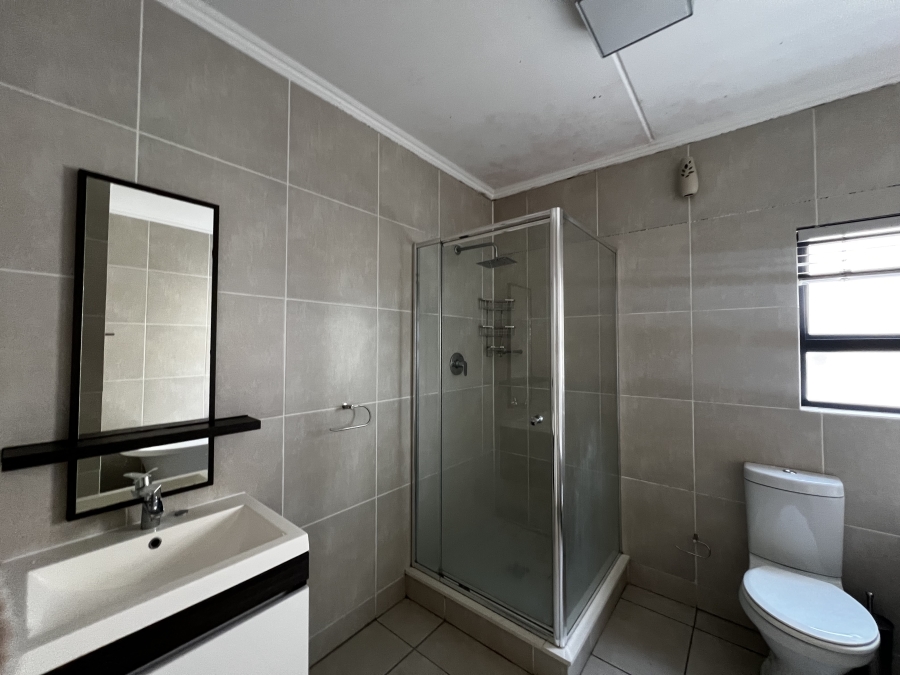 To Let 2 Bedroom Property for Rent in Petervale Gauteng