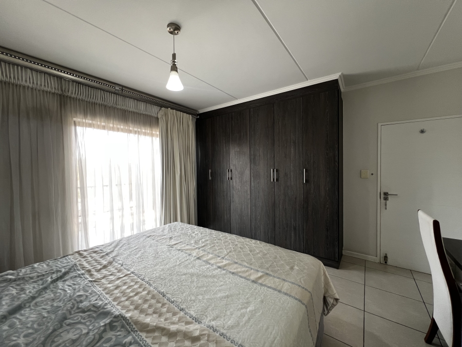To Let 2 Bedroom Property for Rent in Petervale Gauteng