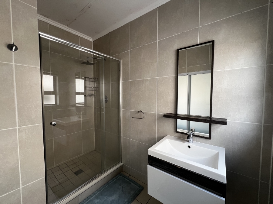 To Let 2 Bedroom Property for Rent in Petervale Gauteng