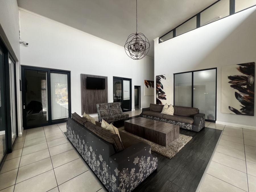 To Let 2 Bedroom Property for Rent in Petervale Gauteng
