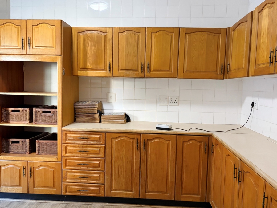 To Let 4 Bedroom Property for Rent in Parktown Gauteng