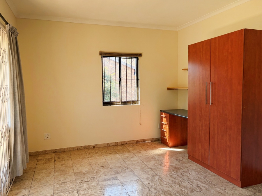 To Let 4 Bedroom Property for Rent in Parktown Gauteng