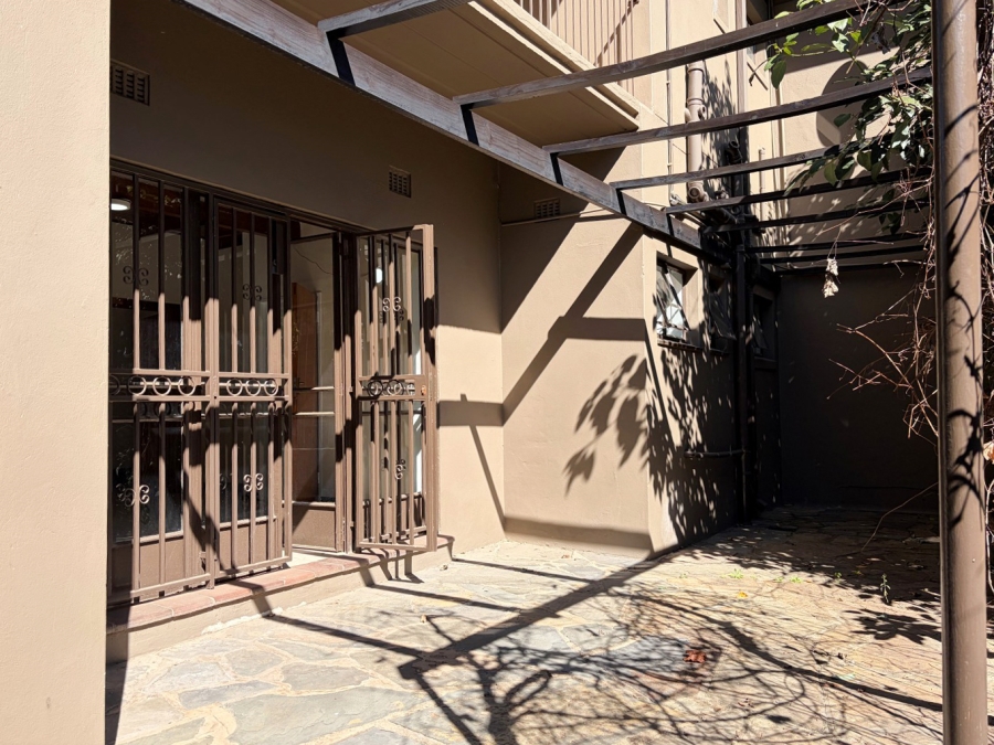 To Let 4 Bedroom Property for Rent in Parktown Gauteng