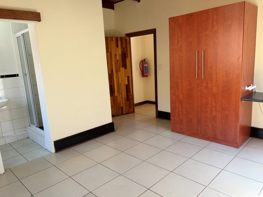 To Let 4 Bedroom Property for Rent in Parktown Gauteng