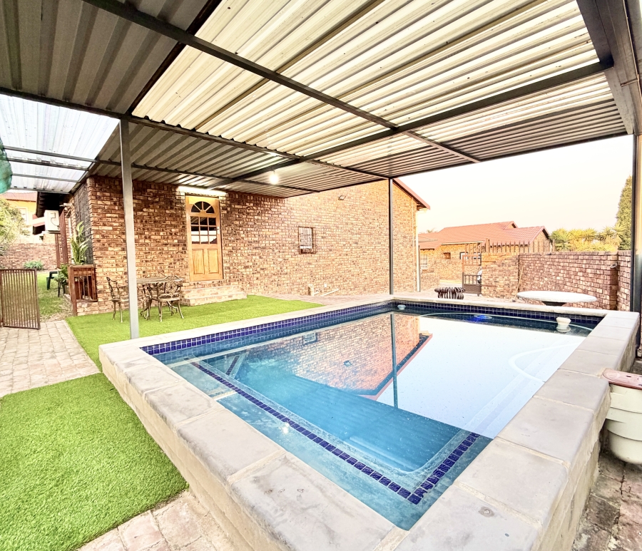 3 Bedroom Property for Sale in Halfway Gardens Gauteng