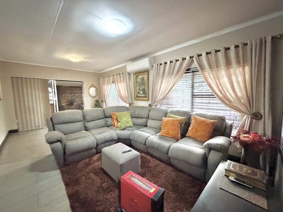 3 Bedroom Property for Sale in Halfway Gardens Gauteng