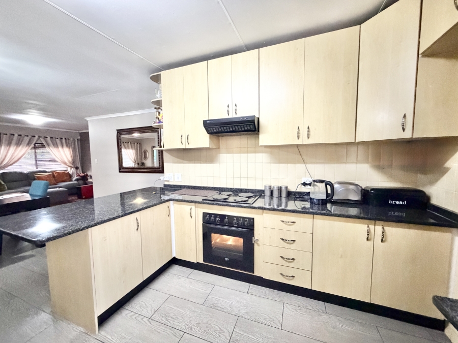 3 Bedroom Property for Sale in Halfway Gardens Gauteng