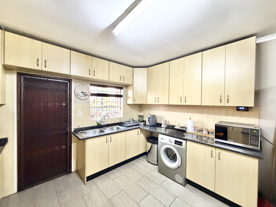 3 Bedroom Property for Sale in Halfway Gardens Gauteng
