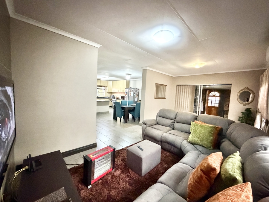 3 Bedroom Property for Sale in Halfway Gardens Gauteng