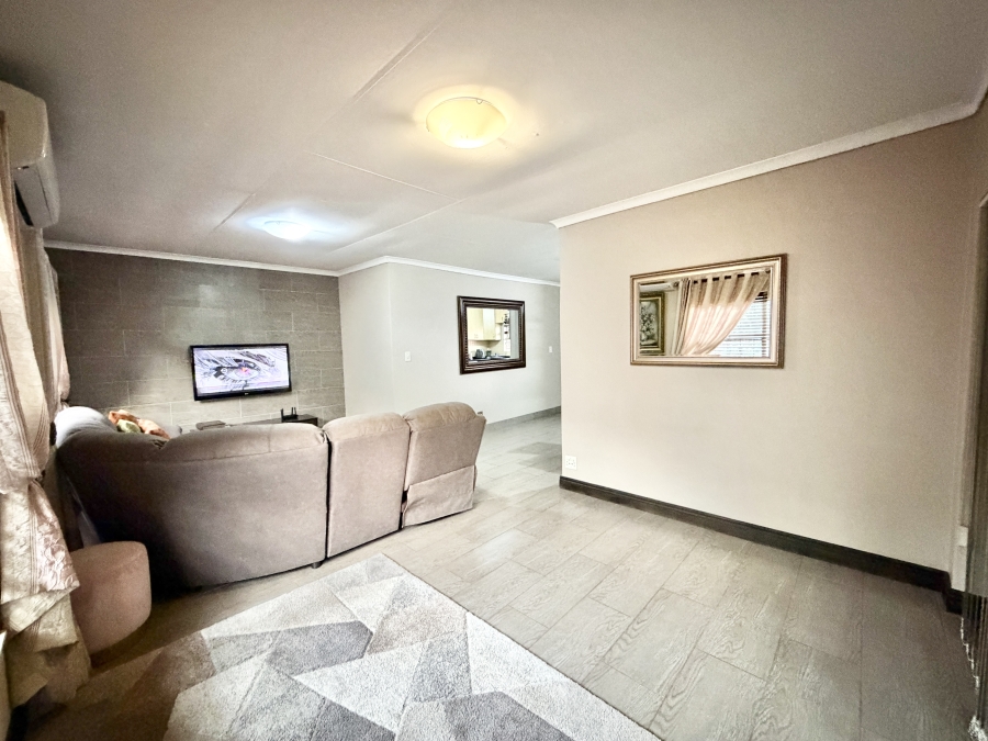 3 Bedroom Property for Sale in Halfway Gardens Gauteng
