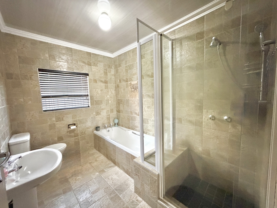 3 Bedroom Property for Sale in Halfway Gardens Gauteng