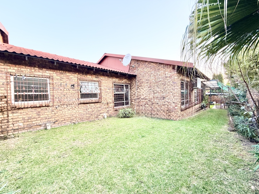 3 Bedroom Property for Sale in Halfway Gardens Gauteng