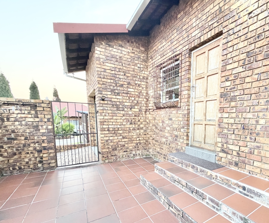 3 Bedroom Property for Sale in Halfway Gardens Gauteng