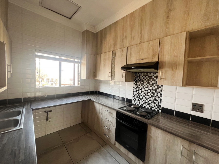 To Let 2 Bedroom Property for Rent in Khyber Rock Gauteng