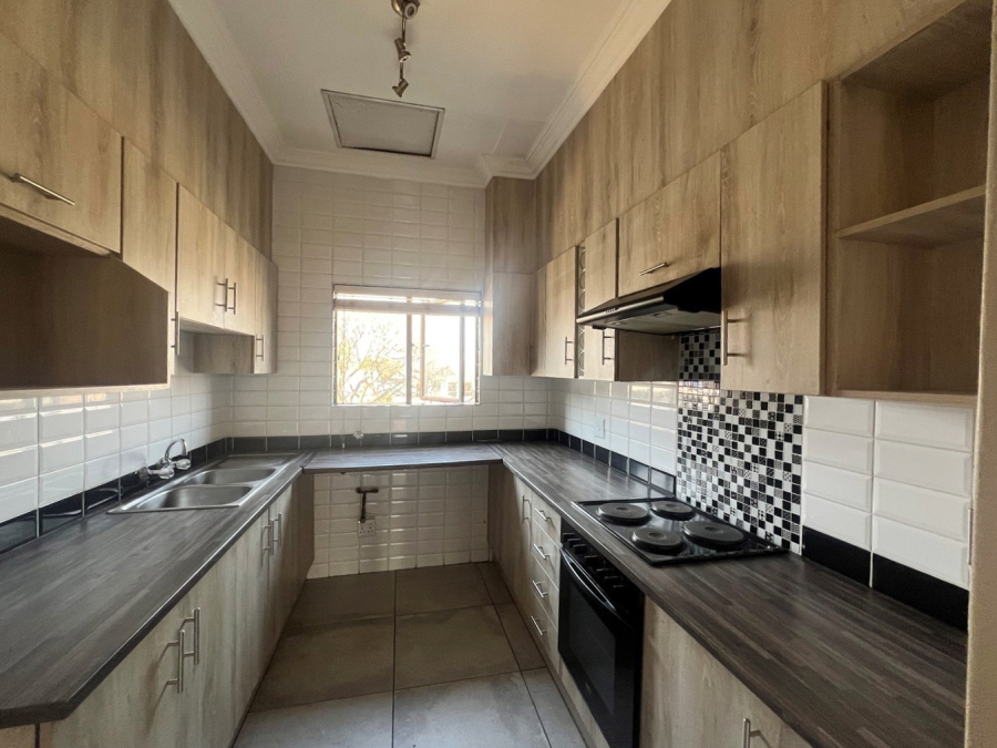 To Let 2 Bedroom Property for Rent in Khyber Rock Gauteng