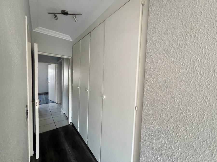 To Let 2 Bedroom Property for Rent in Khyber Rock Gauteng