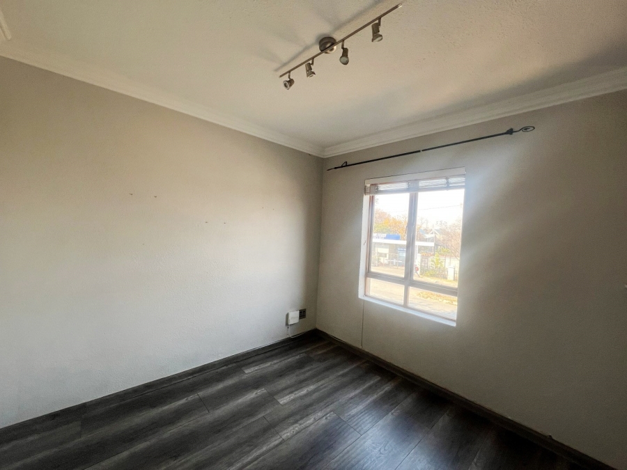 To Let 2 Bedroom Property for Rent in Khyber Rock Gauteng