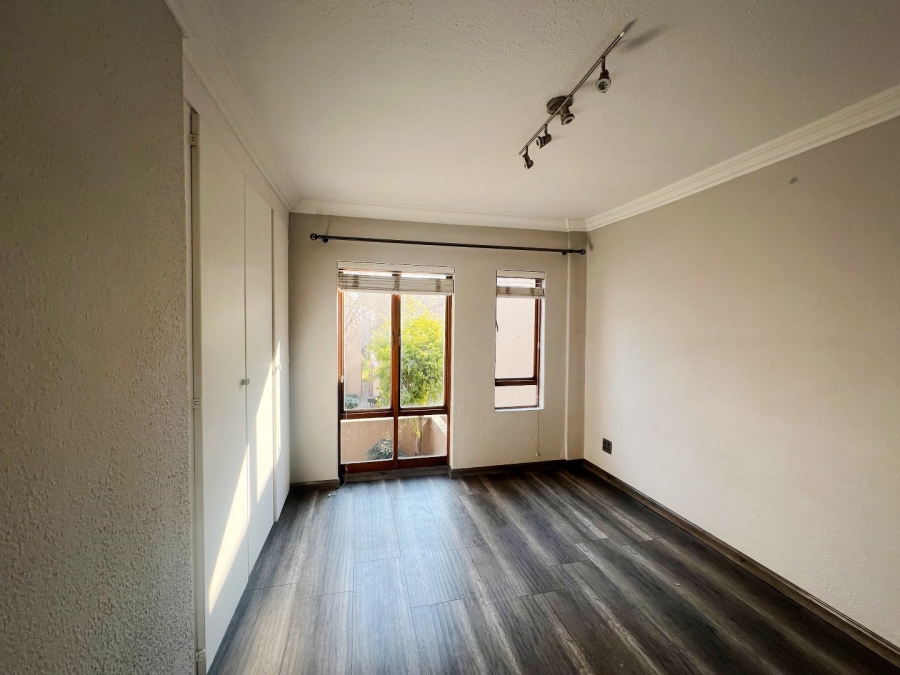 To Let 2 Bedroom Property for Rent in Khyber Rock Gauteng