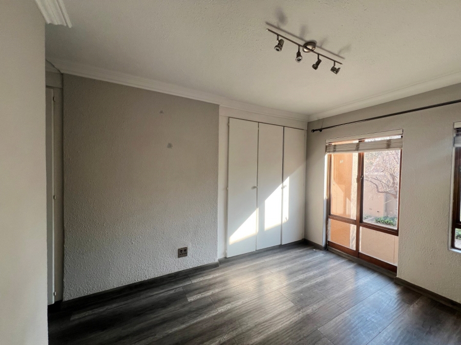 To Let 2 Bedroom Property for Rent in Khyber Rock Gauteng