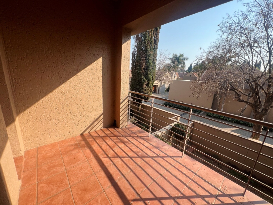To Let 2 Bedroom Property for Rent in Khyber Rock Gauteng