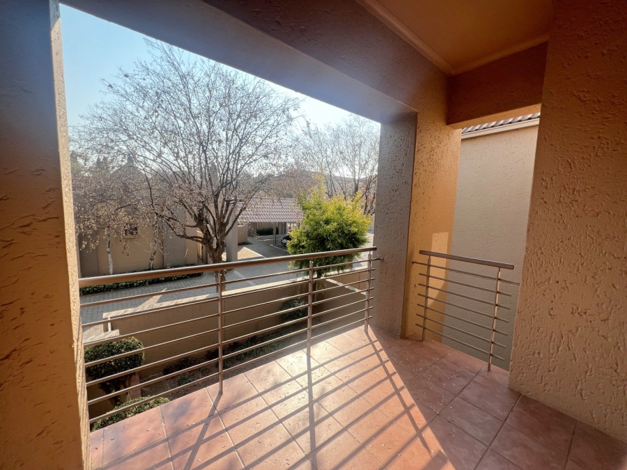 To Let 2 Bedroom Property for Rent in Khyber Rock Gauteng