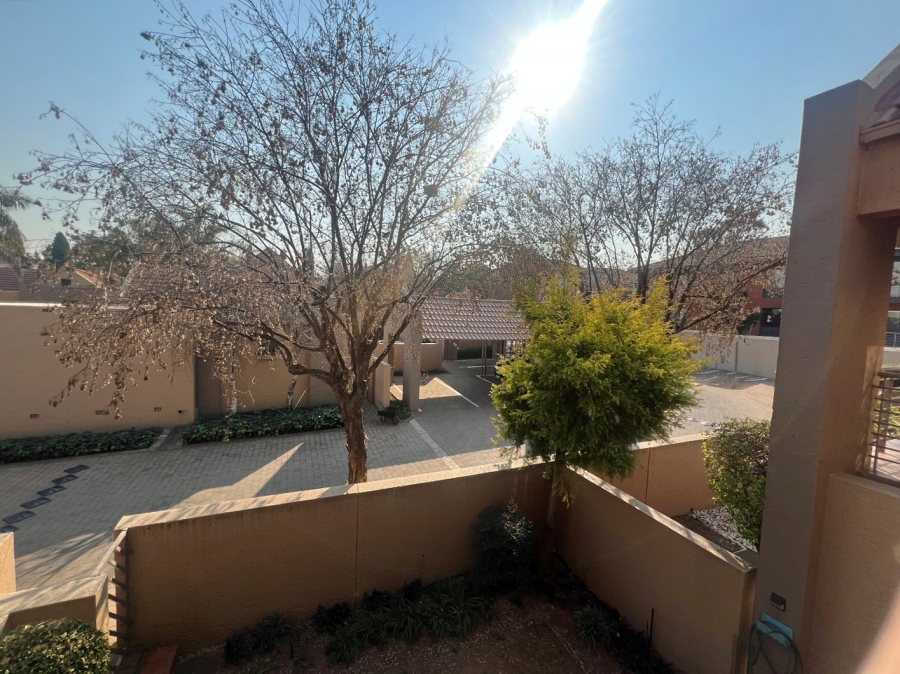 To Let 2 Bedroom Property for Rent in Khyber Rock Gauteng