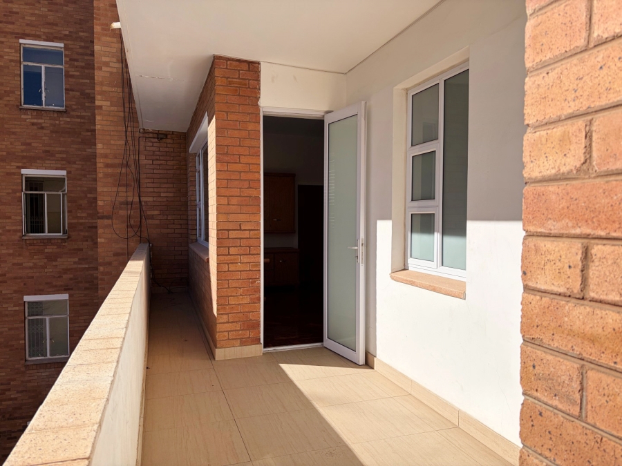 To Let 3 Bedroom Property for Rent in Killarney Gauteng
