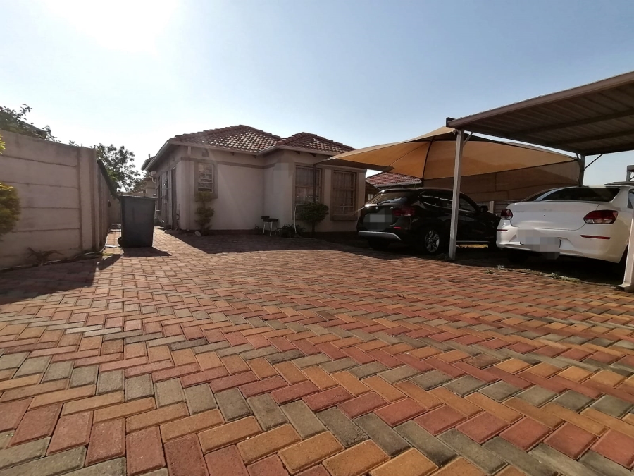 To Let 3 Bedroom Property for Rent in Andeon Gauteng