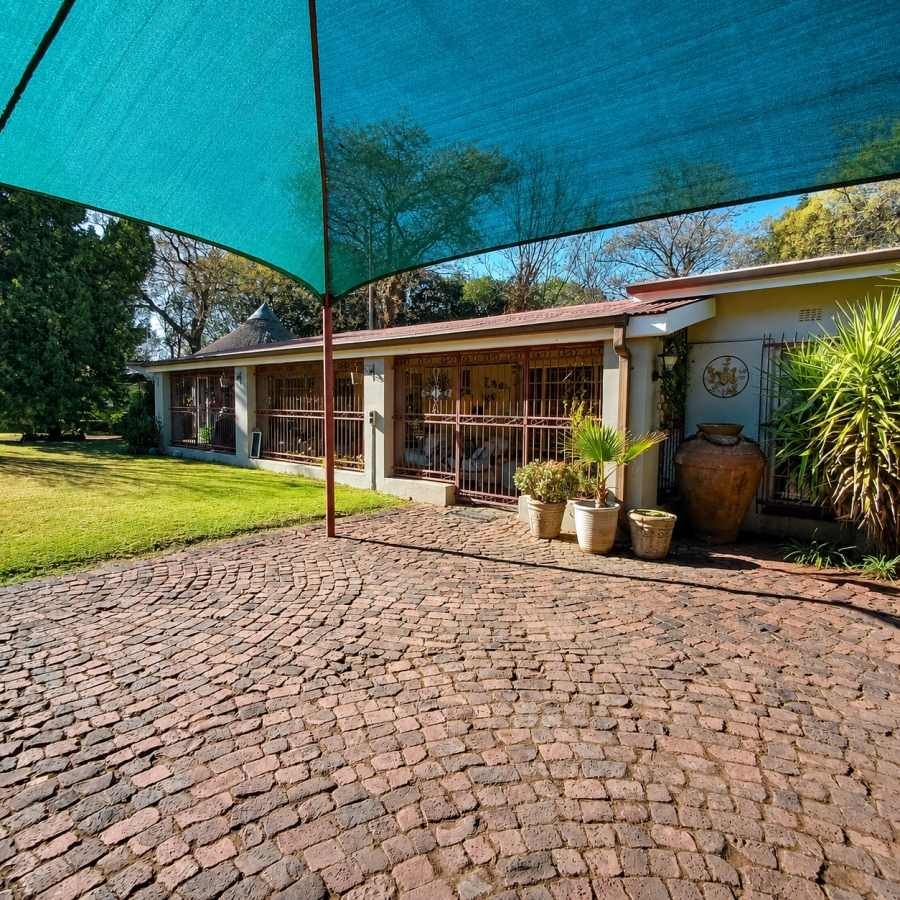 4 Bedroom Property for Sale in Buyscelia Gauteng