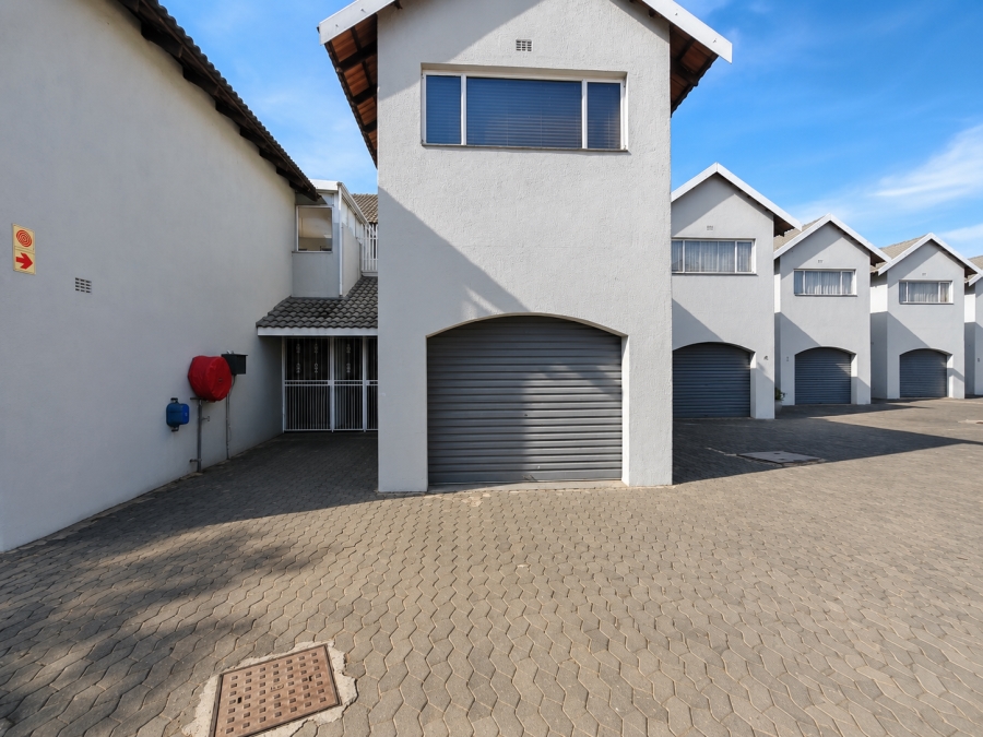4 Bedroom Property for Sale in Three Rivers Gauteng