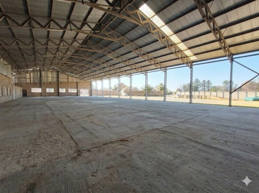 To Let Commercial Property for Rent in Unitas Park Gauteng