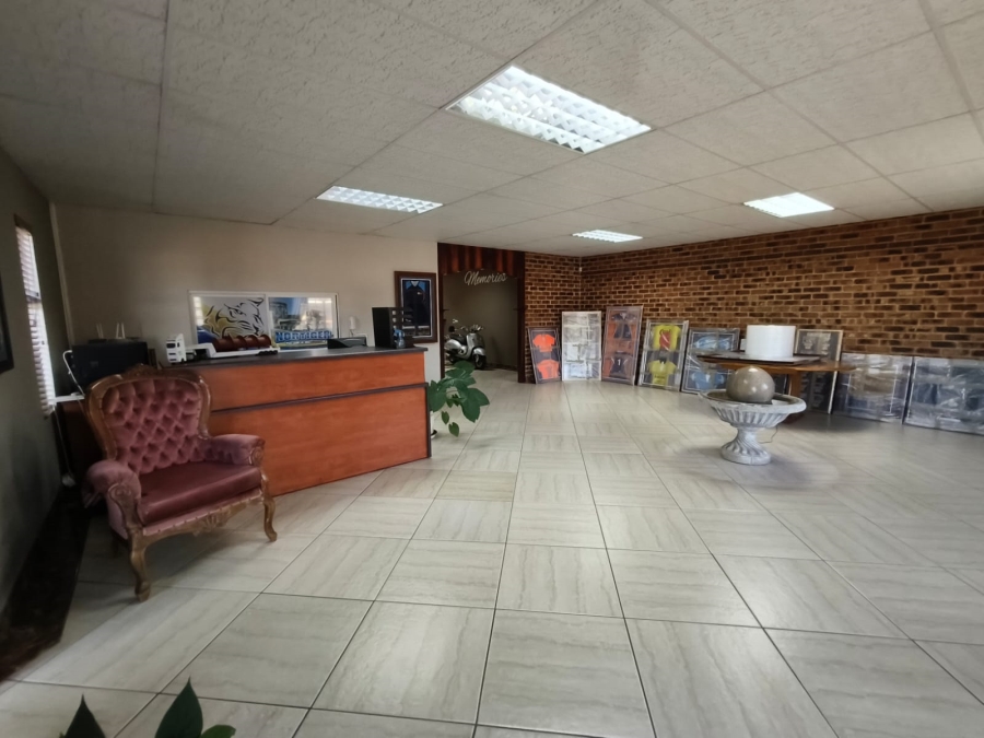 To Let Commercial Property for Rent in Unitas Park Gauteng