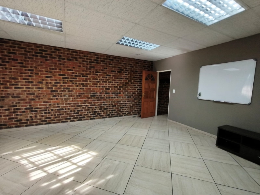 To Let Commercial Property for Rent in Unitas Park Gauteng
