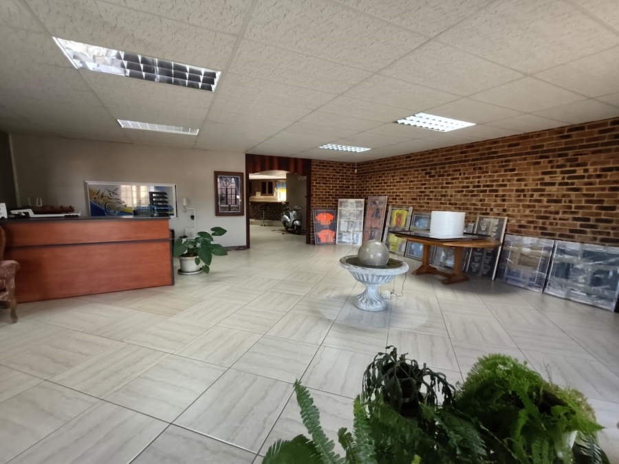 To Let Commercial Property for Rent in Unitas Park Gauteng
