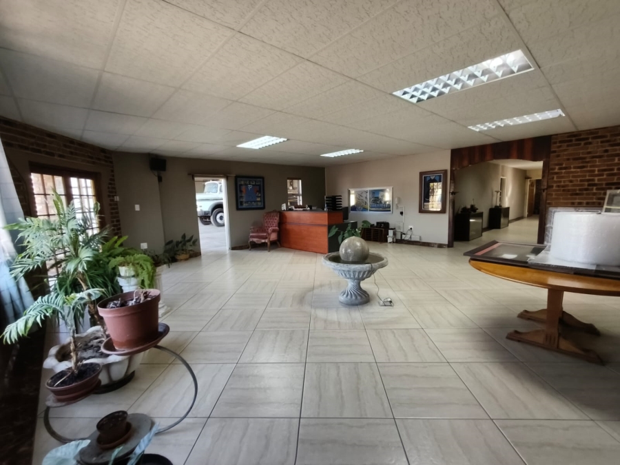 To Let Commercial Property for Rent in Unitas Park Gauteng