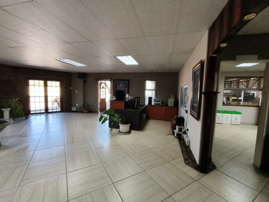 To Let Commercial Property for Rent in Unitas Park Gauteng